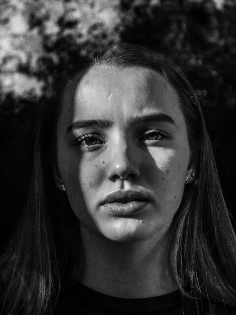 Baba nuk po me len te martohem me nje djal i cili eshte katolik,ma mire me dal prej shtepis se me...